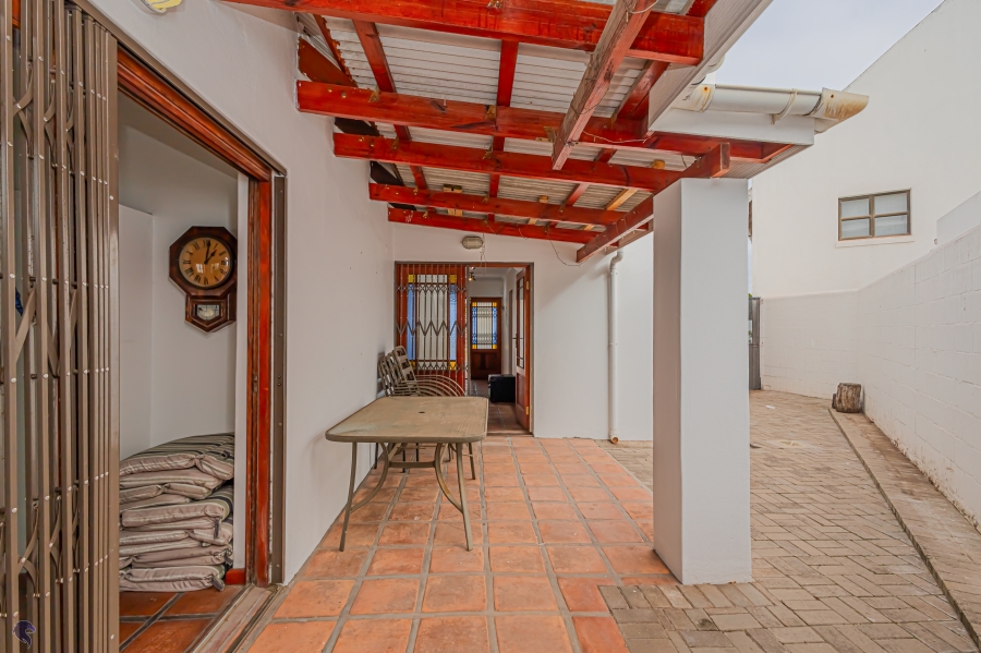 4 Bedroom Property for Sale in Country Club Western Cape